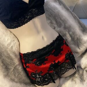 Sexy Victoria’s Secret lingerie garter with attached thong panty, New